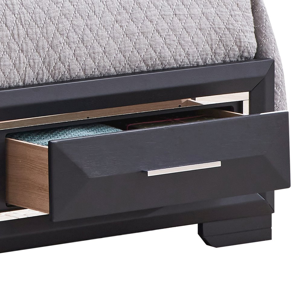Glory Furniture Liverpool Queen Bed in Black Color. Picture 2