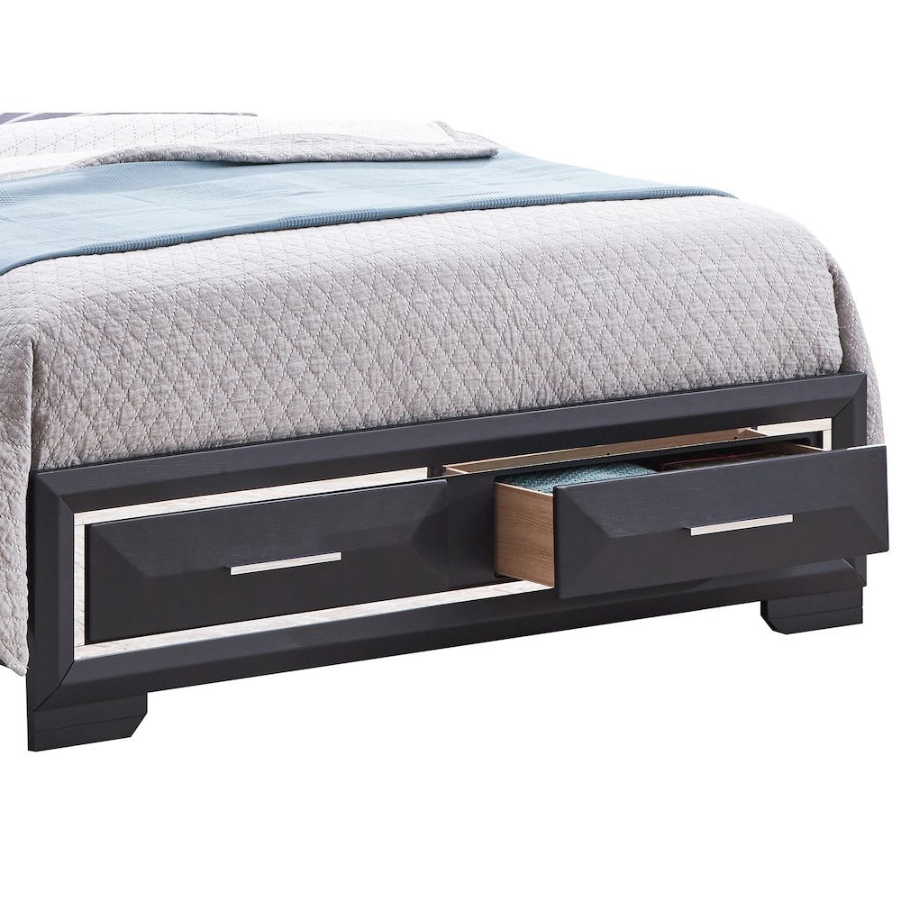 Glory Furniture Liverpool Queen Bed in Black Color. Picture 5