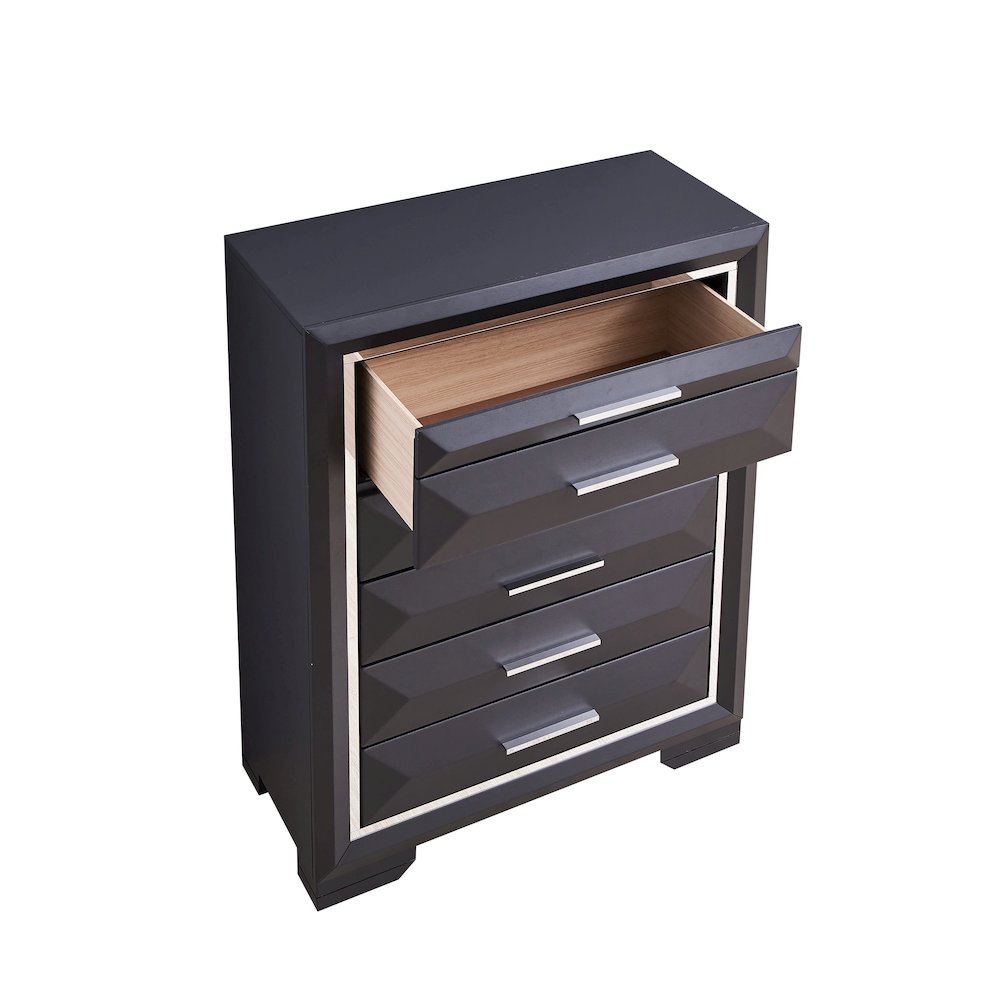 Glory Furniture Liverpool Chest in Black Color. Picture 3