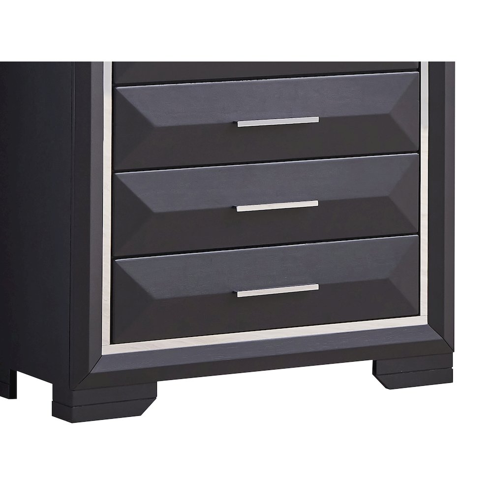 Glory Furniture Liverpool Chest in Black Color. Picture 6