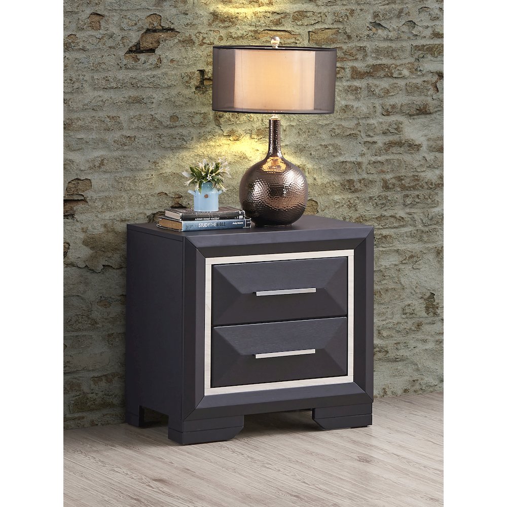 Glory Furniture Liverpool Nightstand in Black Color. Picture 5