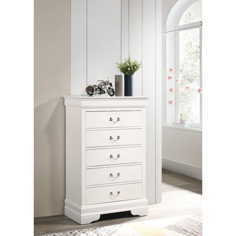 Glory Furniture LouisPhillipe Chest in White Color. Picture 6