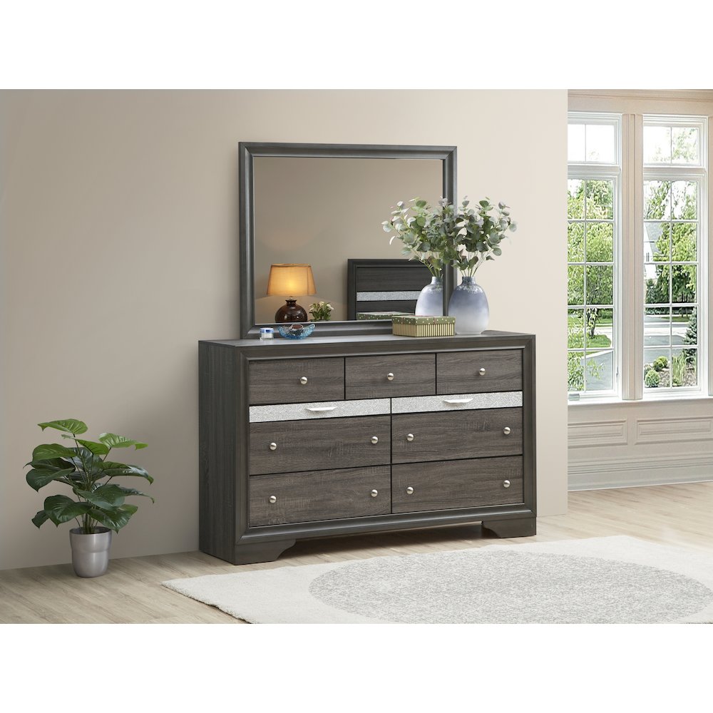 Glory Furniture Madrid Mirror in Gray Color. Picture 3