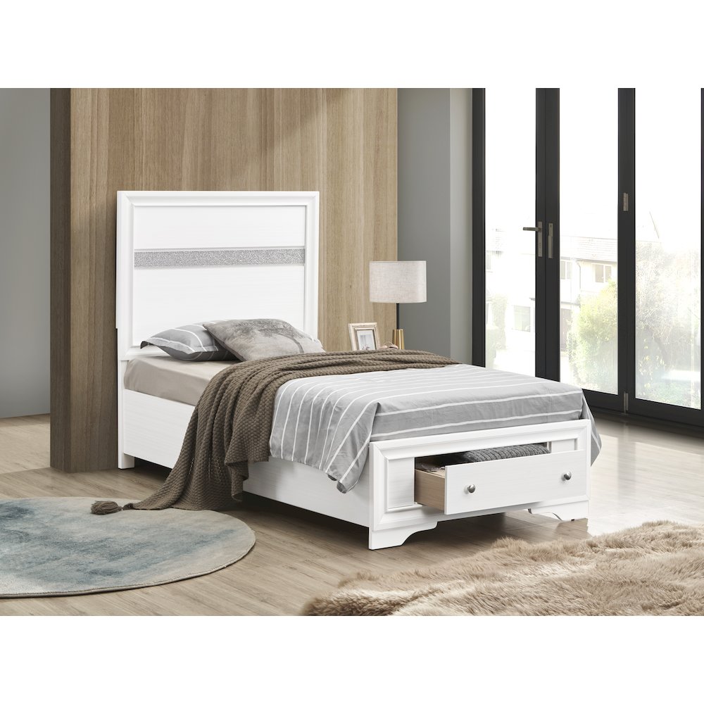 Glory Furniture Madrid Twin Bed in  Color. Picture 6