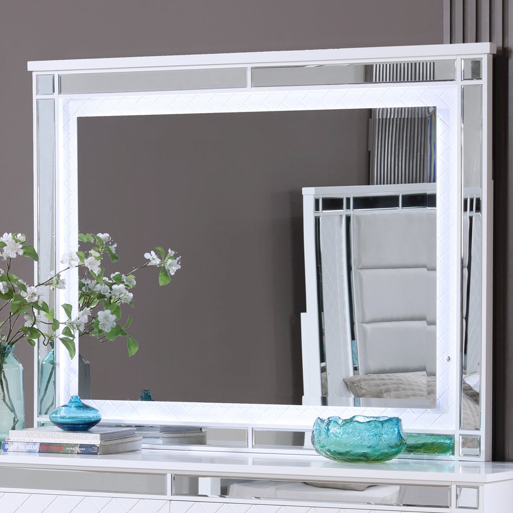 Glory Furniture Livorno Mirror in White Color. Picture 2