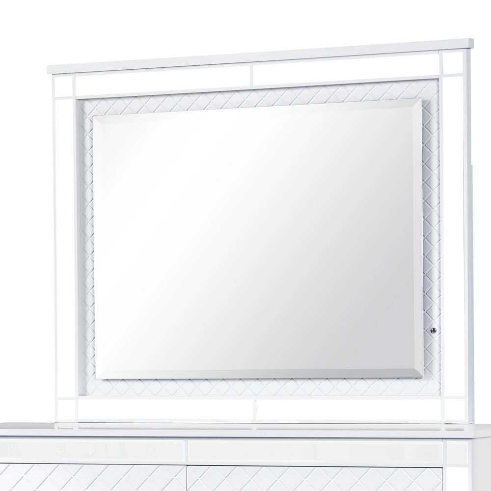 Glory Furniture Livorno Mirror in White Color. Picture 1