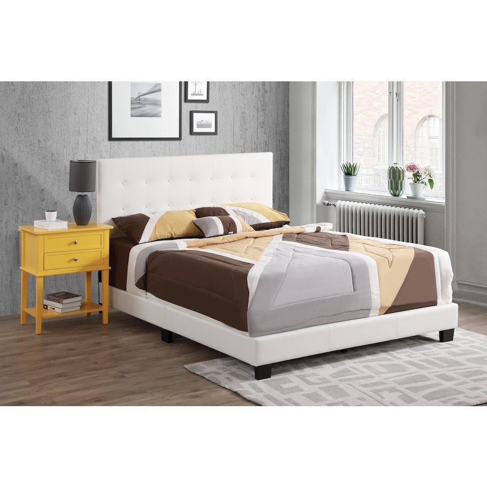 Glory Furniture Caldwell Queen Bed in White Color. Picture 6