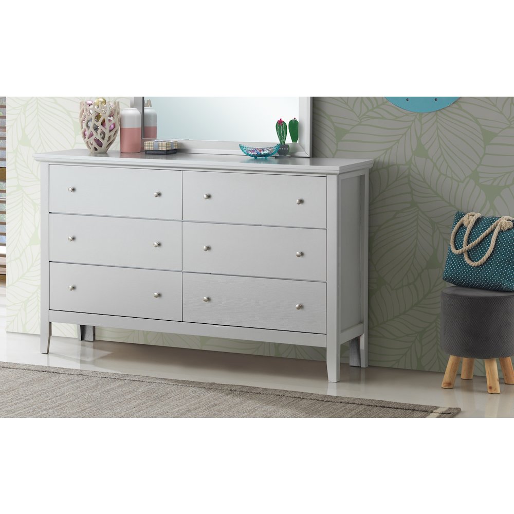 Glory Furniture Primo Dresser in Champagne Color. Picture 2