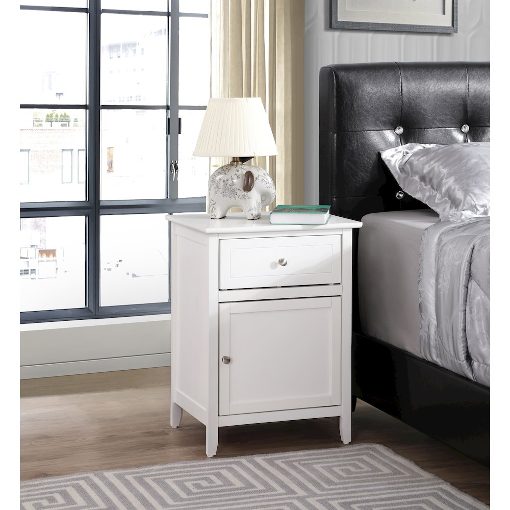 Glory Furniture Izzy Nightstand in White Color. Picture 7