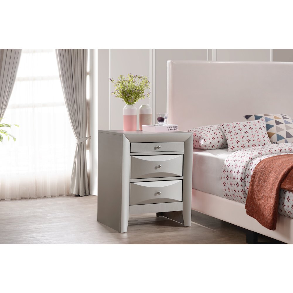 Glory Furniture Marilla Nightstand in Champagne Color. Picture 7