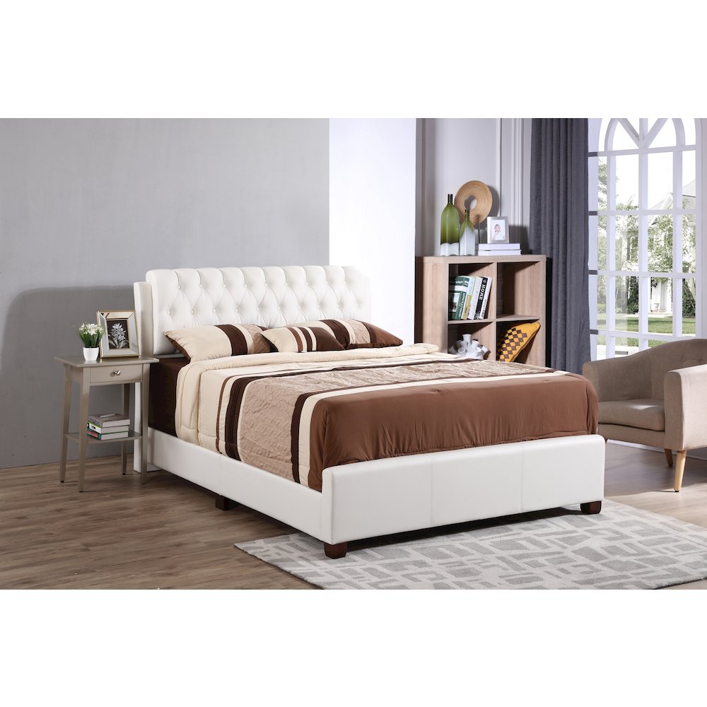 Glory Furniture Marilla Queen Bed in White Color. Picture 7