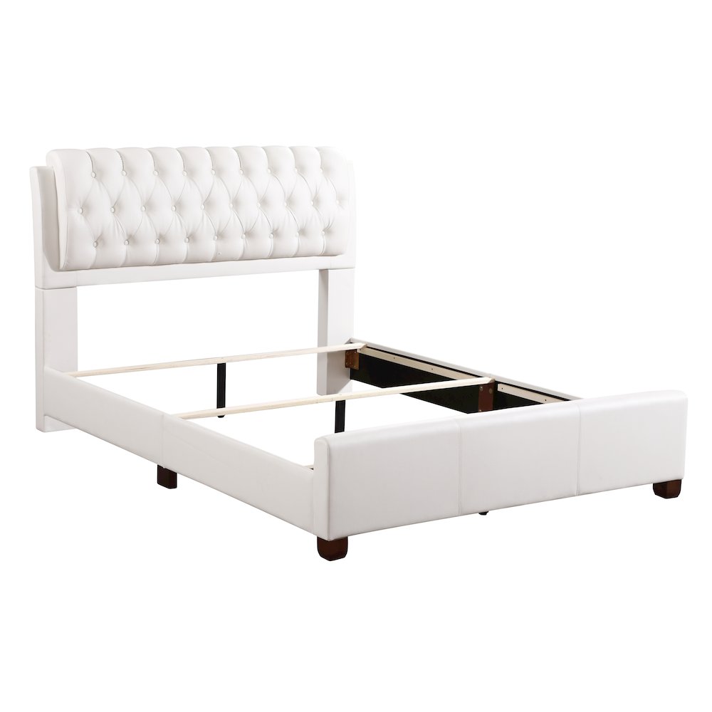 Glory Furniture Marilla Queen Bed in White Color. Picture 3