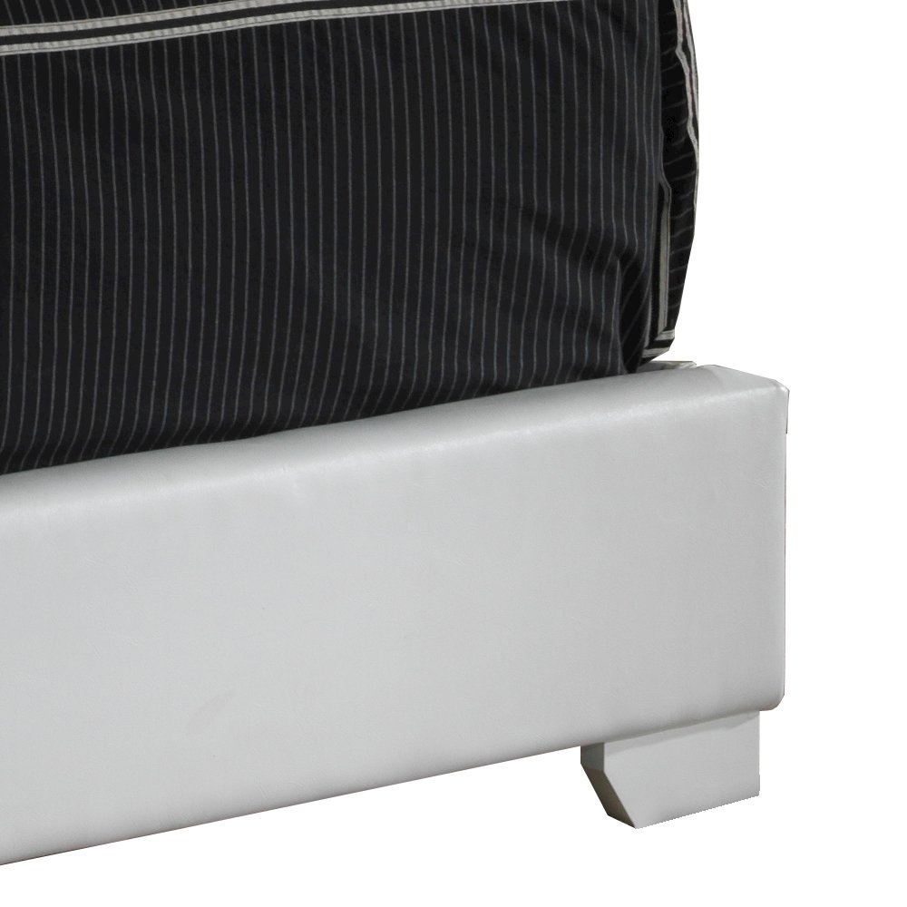 Glory Furniture Aaron Queen Bed in White Color. Picture 6