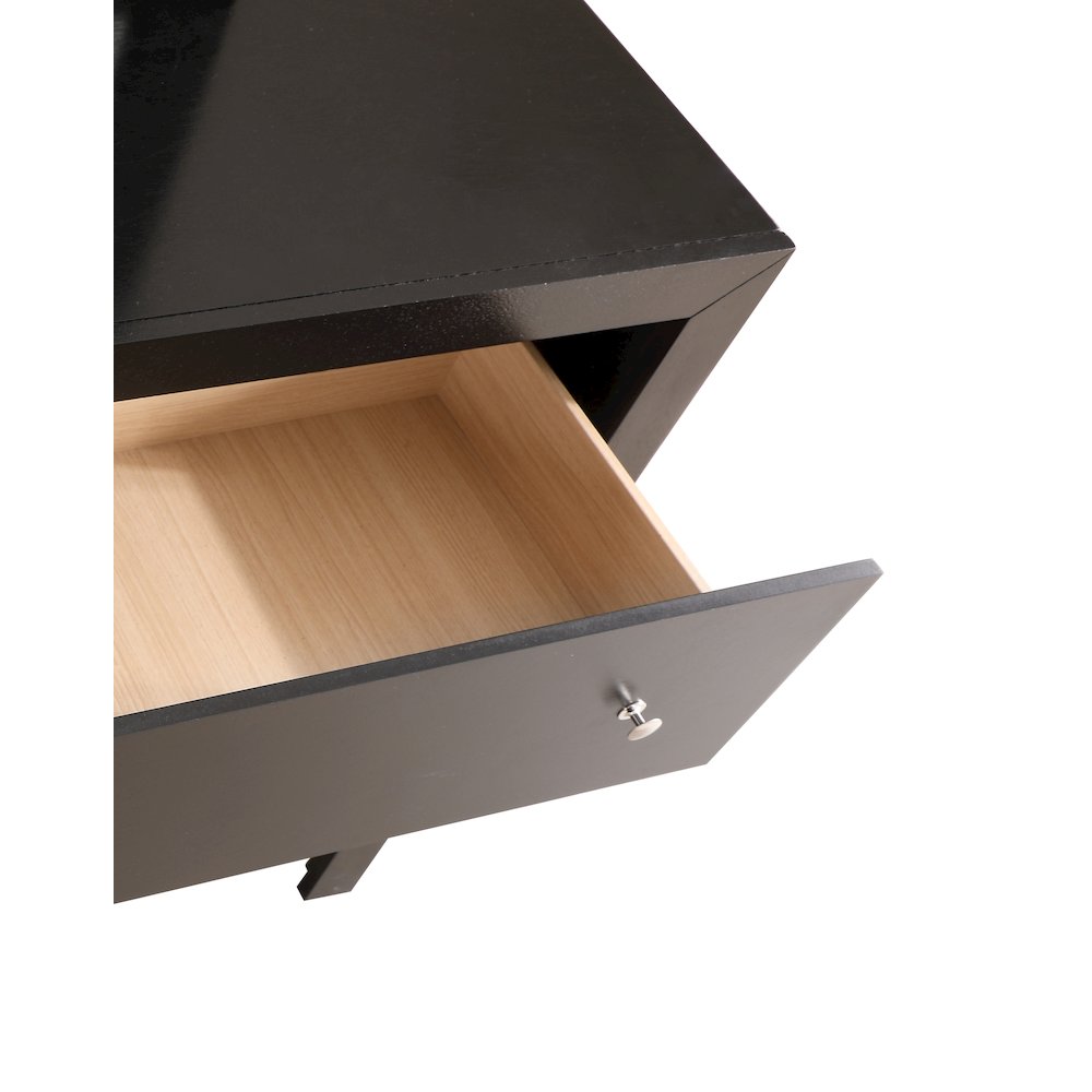 Glory Furniture Burlington Dresser in Black Color. Picture 4