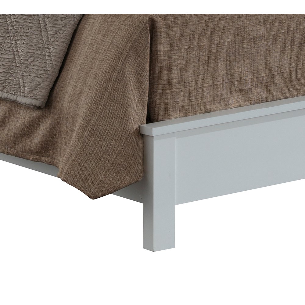 Glory Furniture Burlington Queen Bed in White Color. Picture 5