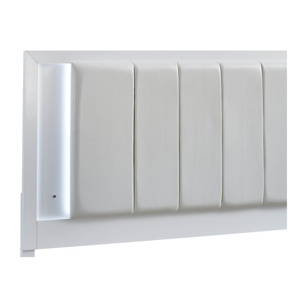 Glory Furniture Burlington King Bed, White Color. Picture 7