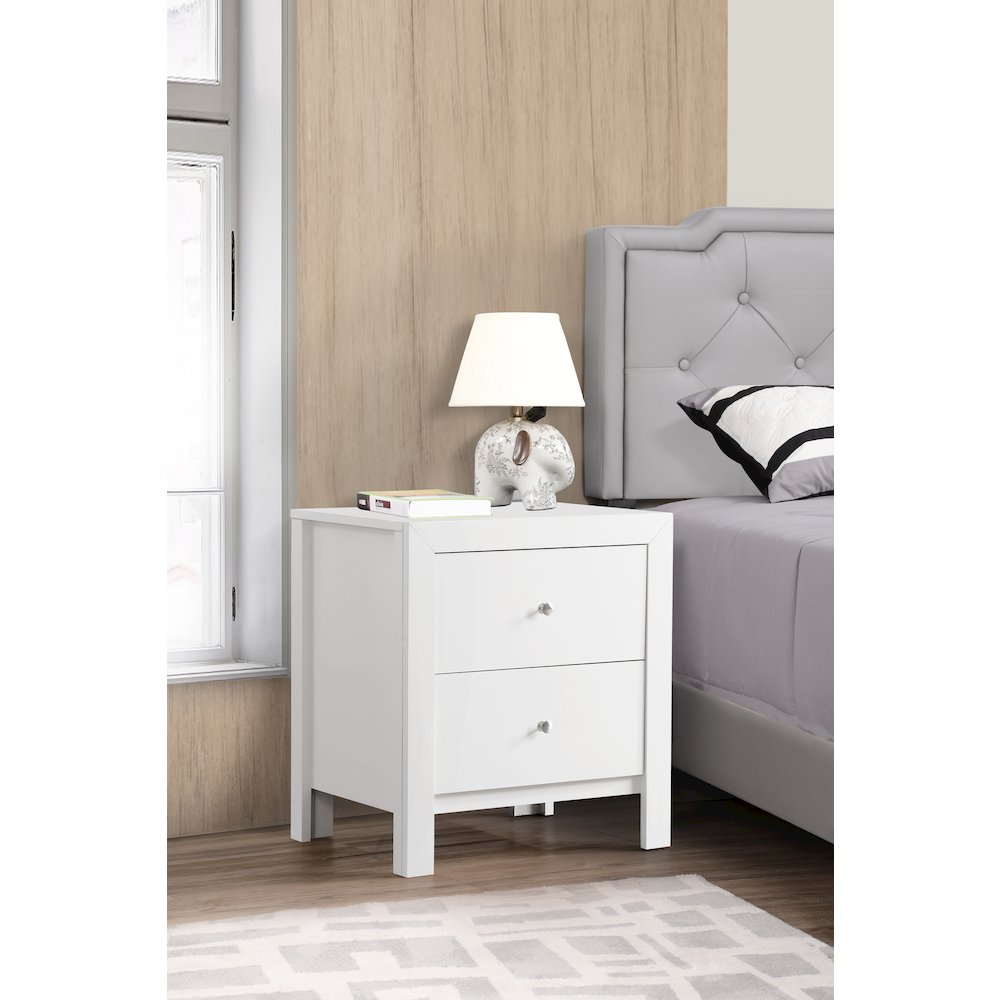 Glory Furniture Burlington Night Stand in White Color. Picture 7