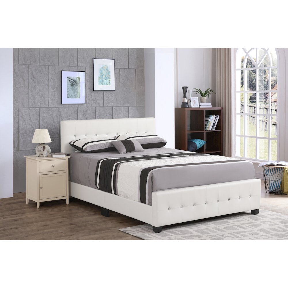 Glory Furniture Diamond Queen Bed in White Color. Picture 7