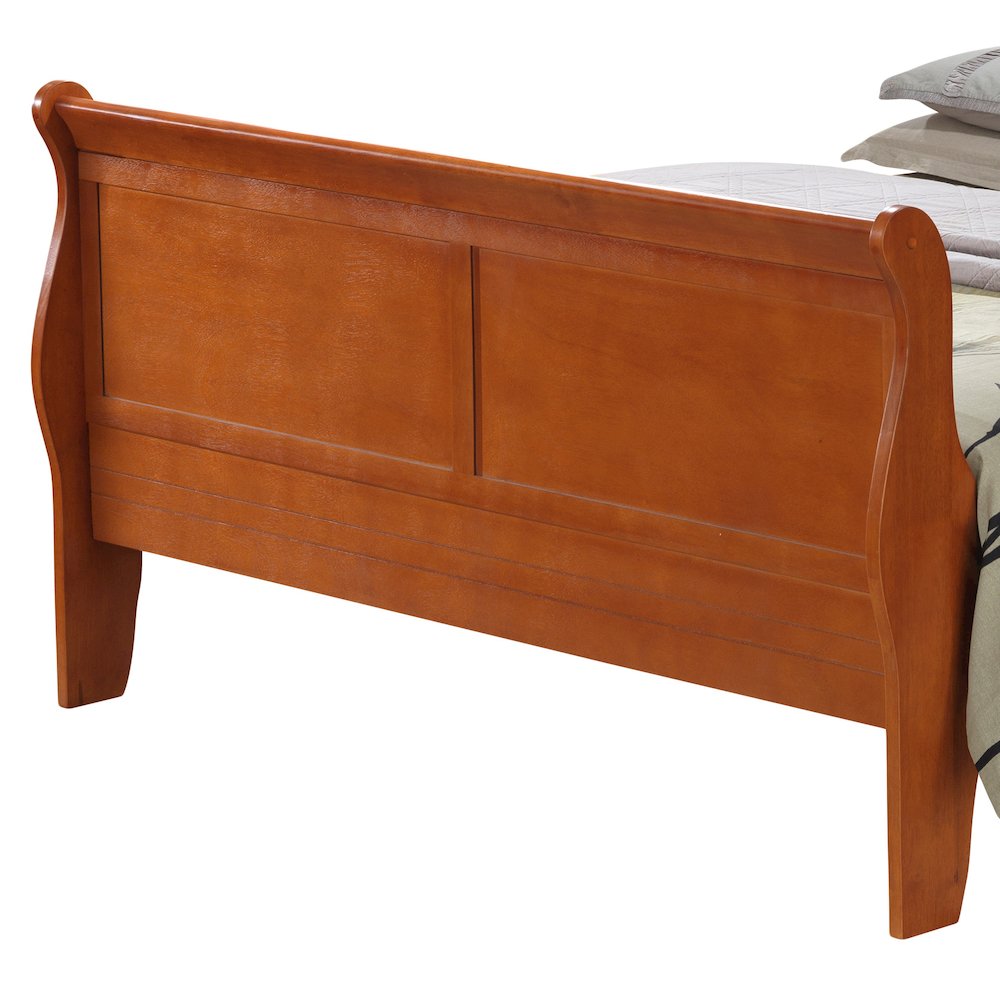 Glory Furniture Louis Phillipe Queen Bed in Oak Color. Picture 3