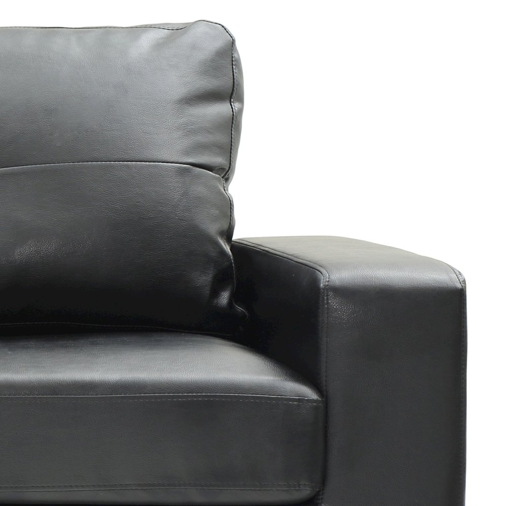 Glory Furniture Newbury Sofa in Black Color. Picture 5