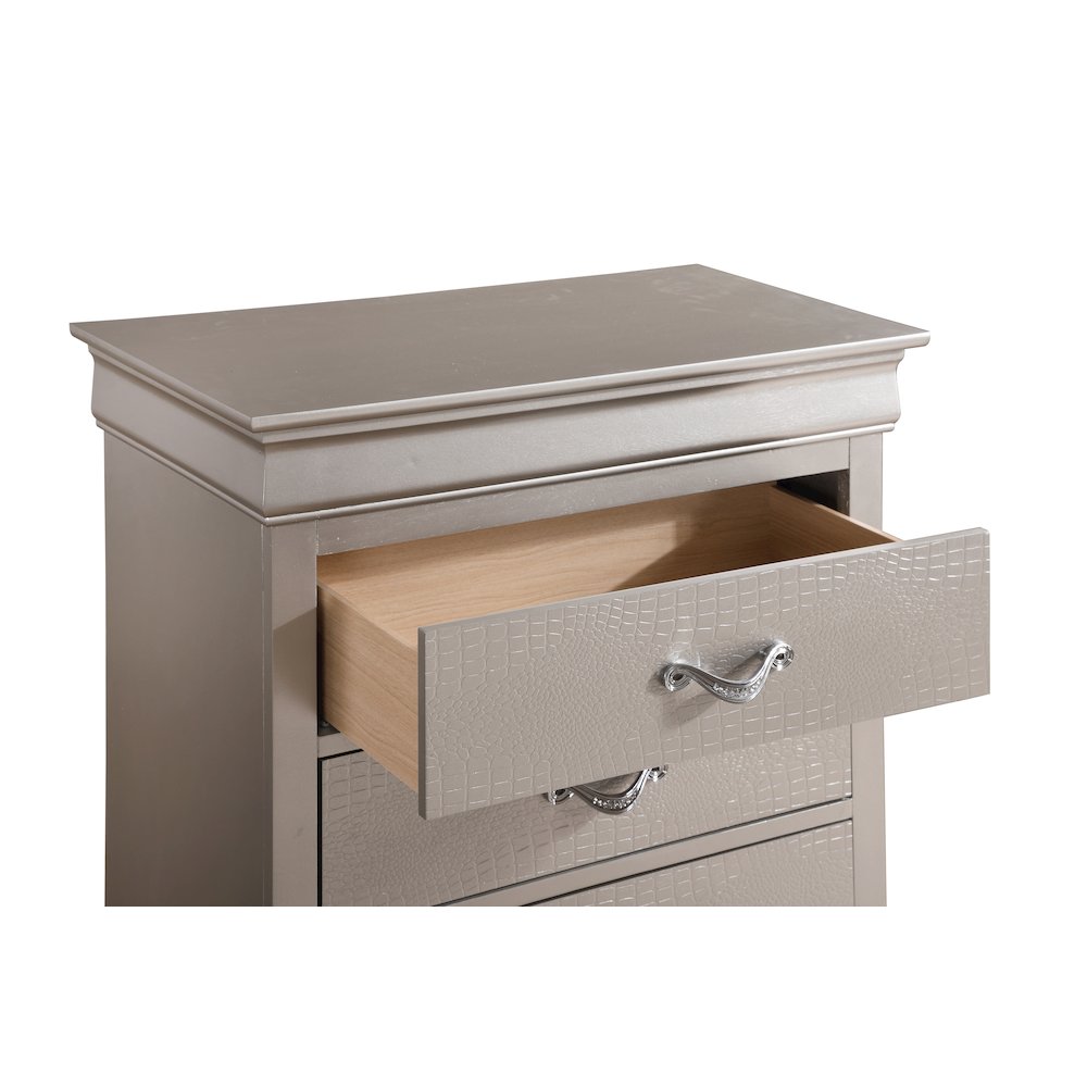 Glory Furniture Lorana Chest in Champagne Color. Picture 3