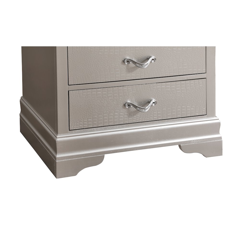 Glory Furniture Lorana Chest in Champagne Color. Picture 6