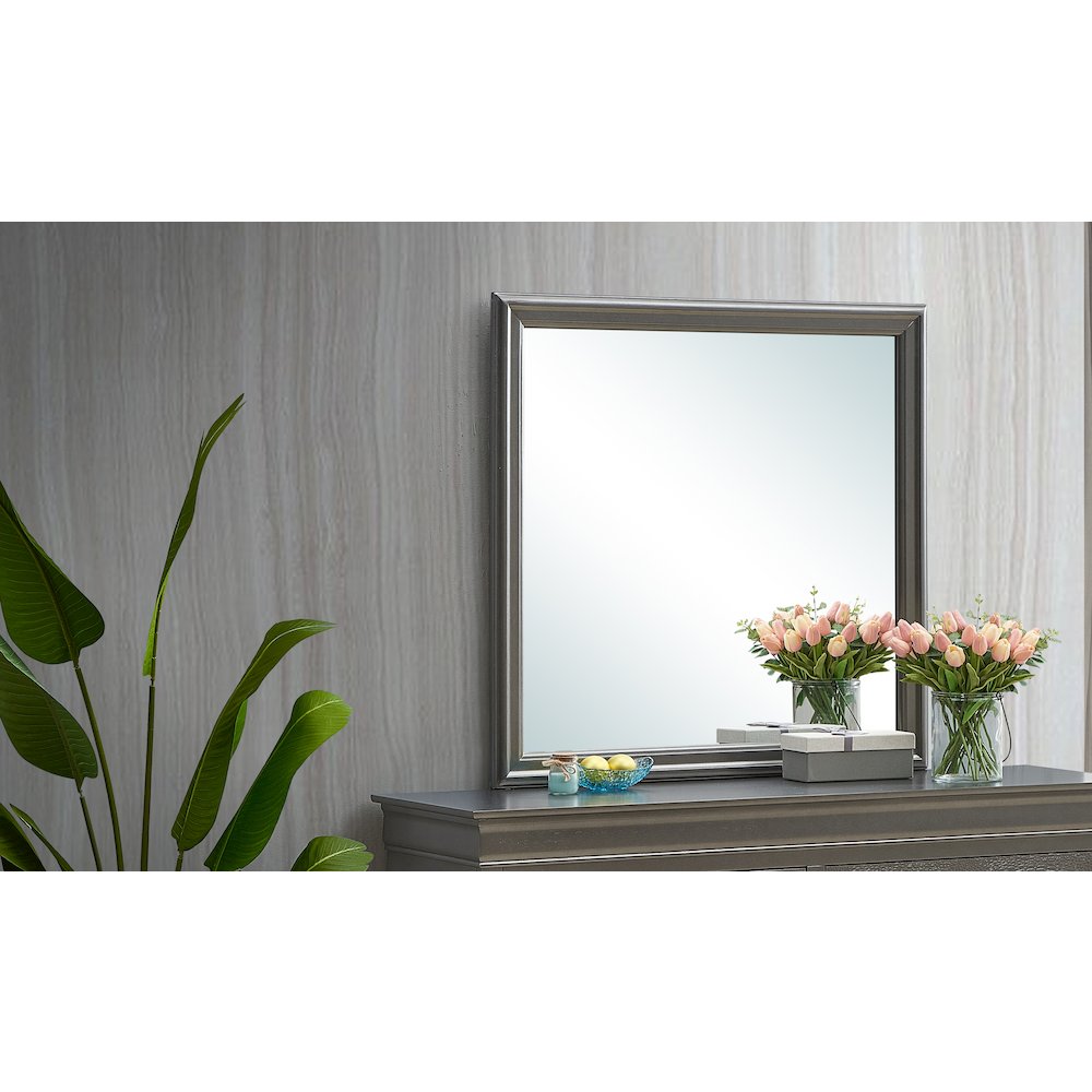 Glory Furniture Lorana Mirror in Metalic Black Color. Picture 1