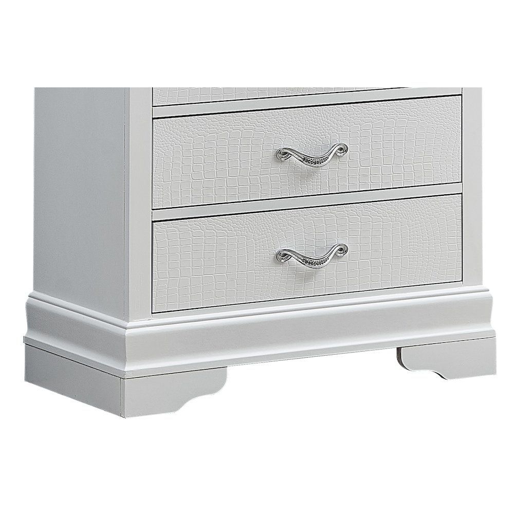 Glory Furniture Lorana Chest in White Color. Picture 2
