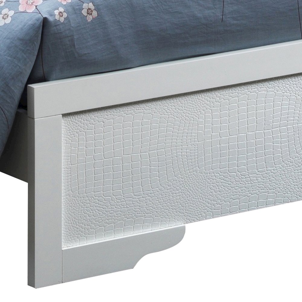 Glory Furniture Lorana King Bed in White Color. Picture 4