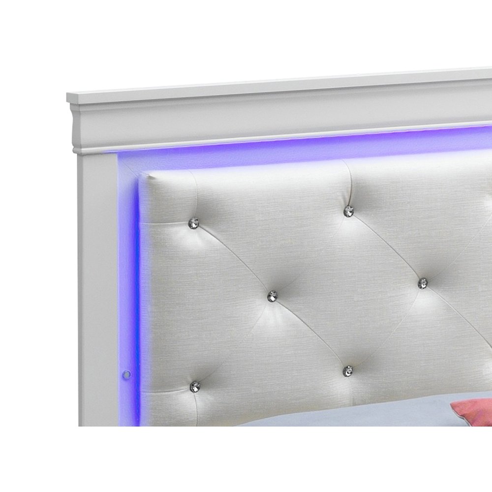 Glory Furniture Lorana Twin Bed in White Color. Picture 2