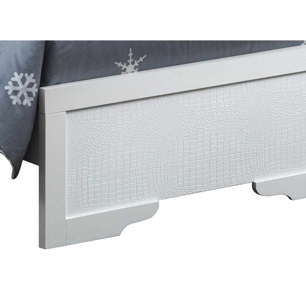 Glory Furniture Lorana Twin Bed in White Color. Picture 3