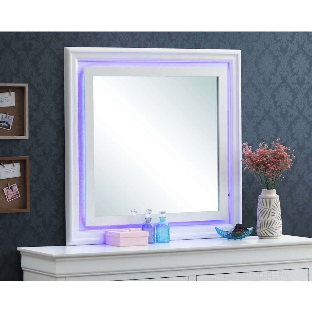 Glory Furniture Lorana Mirror in White Color. Picture 11