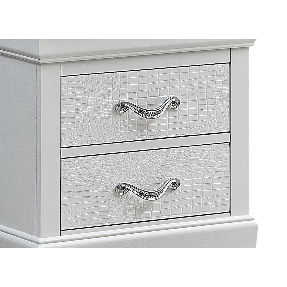 Glory Furniture Lorana Nightstand in White Color. Picture 6