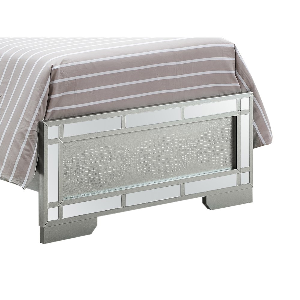 Glory Furniture Madison Twin Bed in Champagne Color. Picture 5