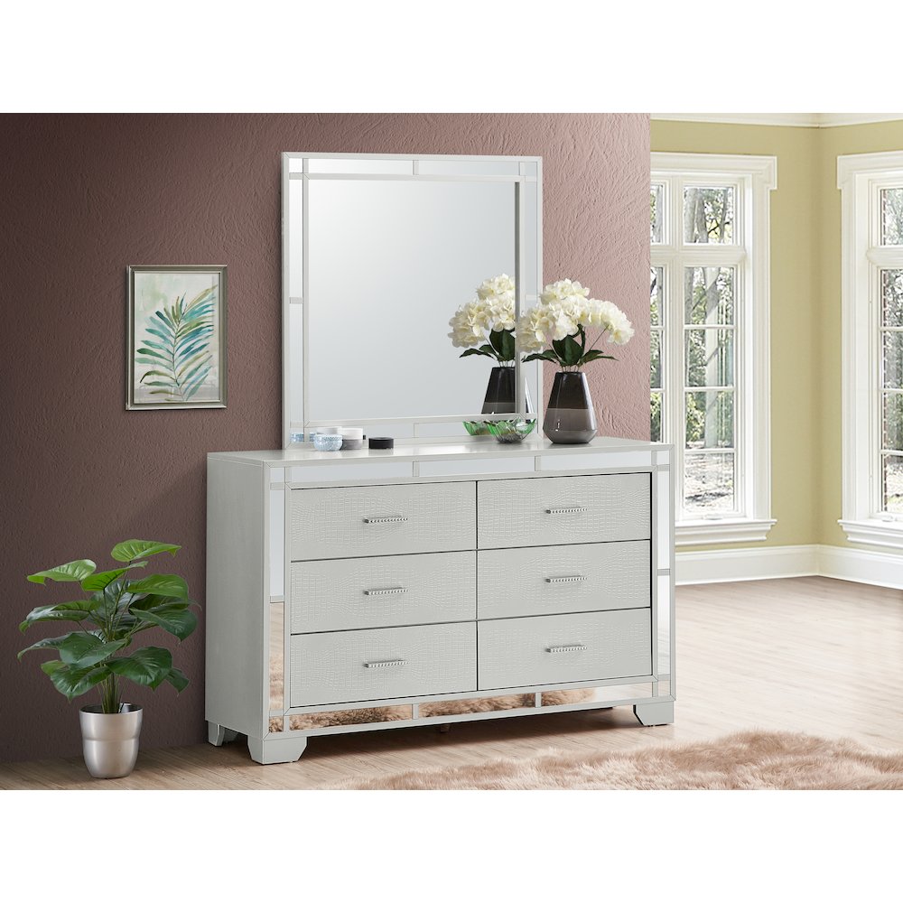 Glory Furniture Madison Dresser in Champagne Color. Picture 7