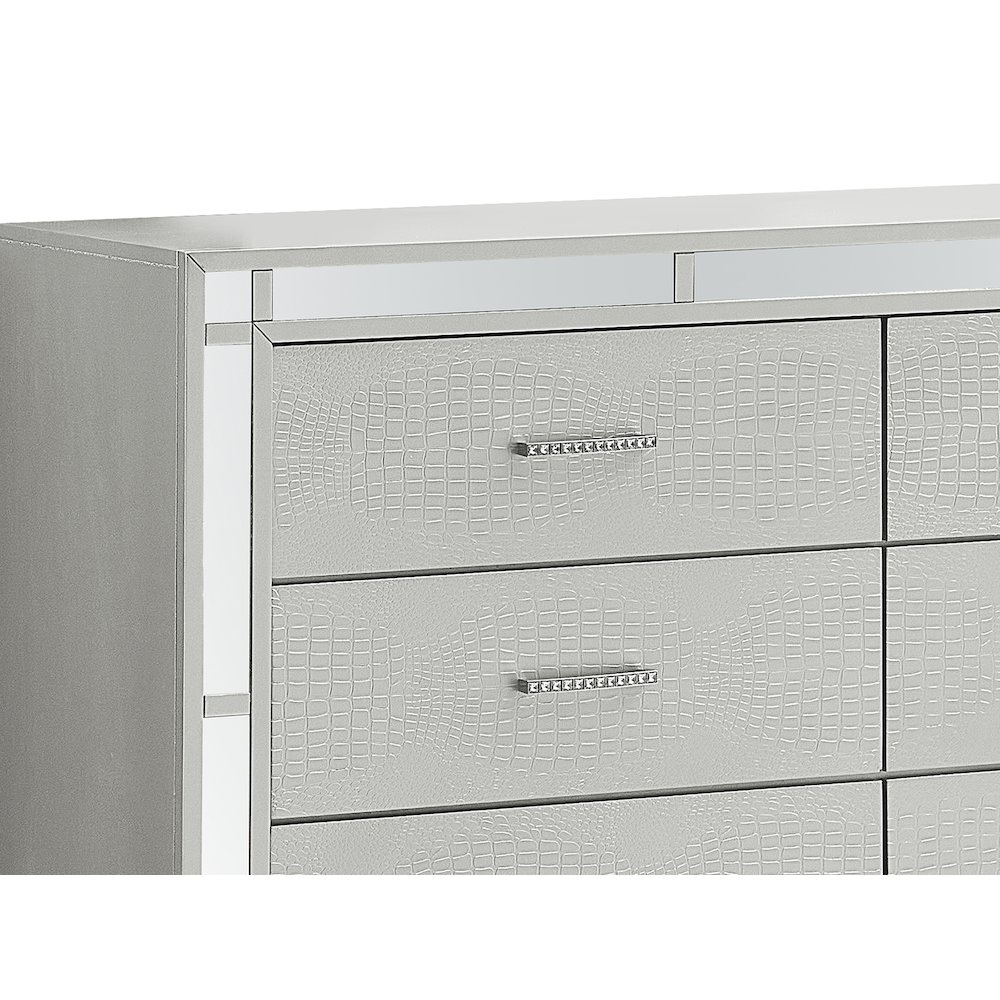 Glory Furniture Madison Dresser in Champagne Color. Picture 5