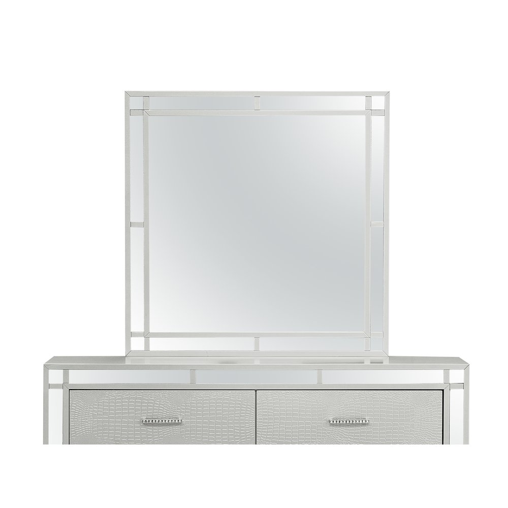 Glory Furniture Madison Mirror in Champagne Color. Picture 5
