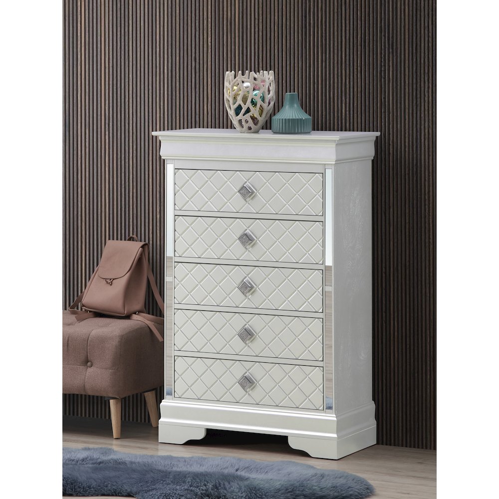Glory Furniture Verona Chest in Champagne Color. Picture 8