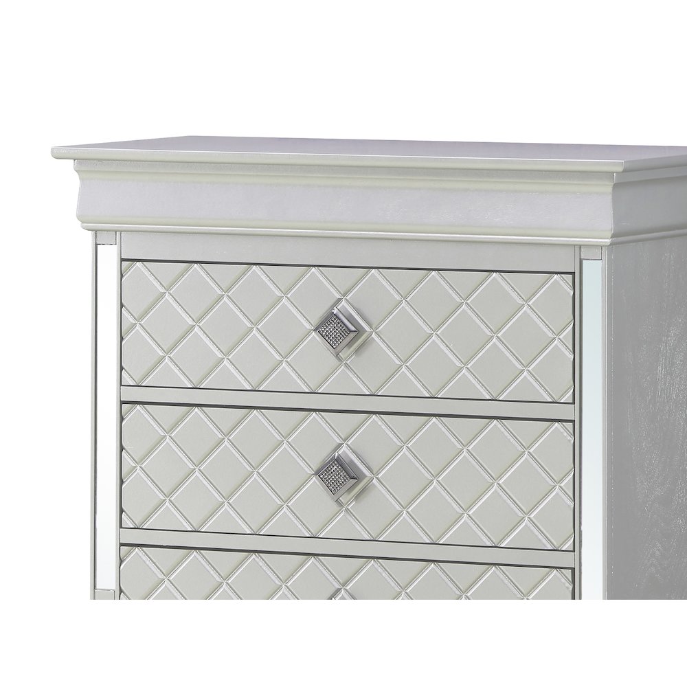 Glory Furniture Verona Chest in Champagne Color. Picture 6