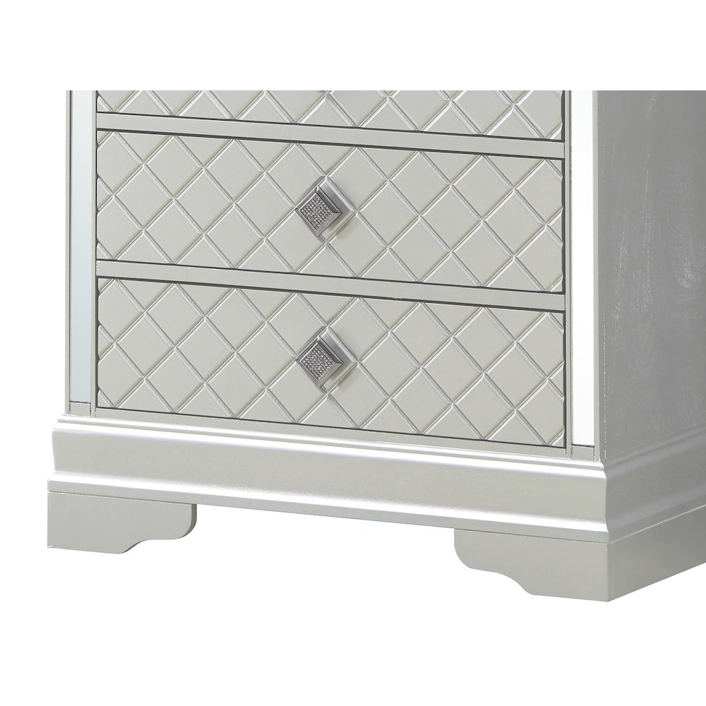 Glory Furniture Verona Chest in Champagne Color. Picture 7