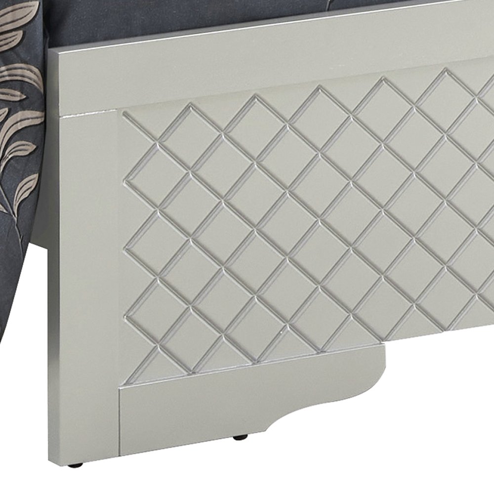 Glory Furniture Verona Queen Bed in Champagne Color. Picture 5