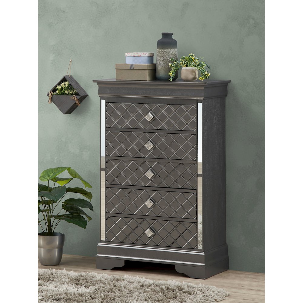 Glory Furniture Verona Chest in Metalic Black Color. Picture 2