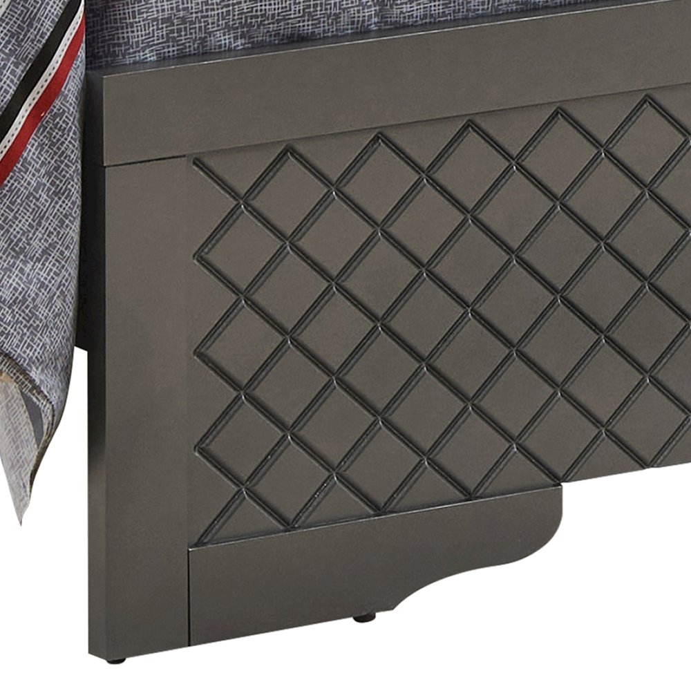 Glory Furniture Verona Queen Bed in Metalic Black Color. Picture 5
