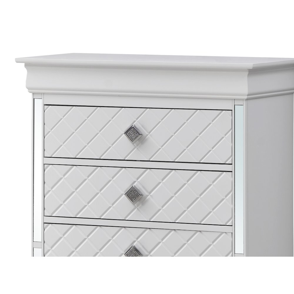 Glory Furniture Verona Chest in White Color. Picture 6