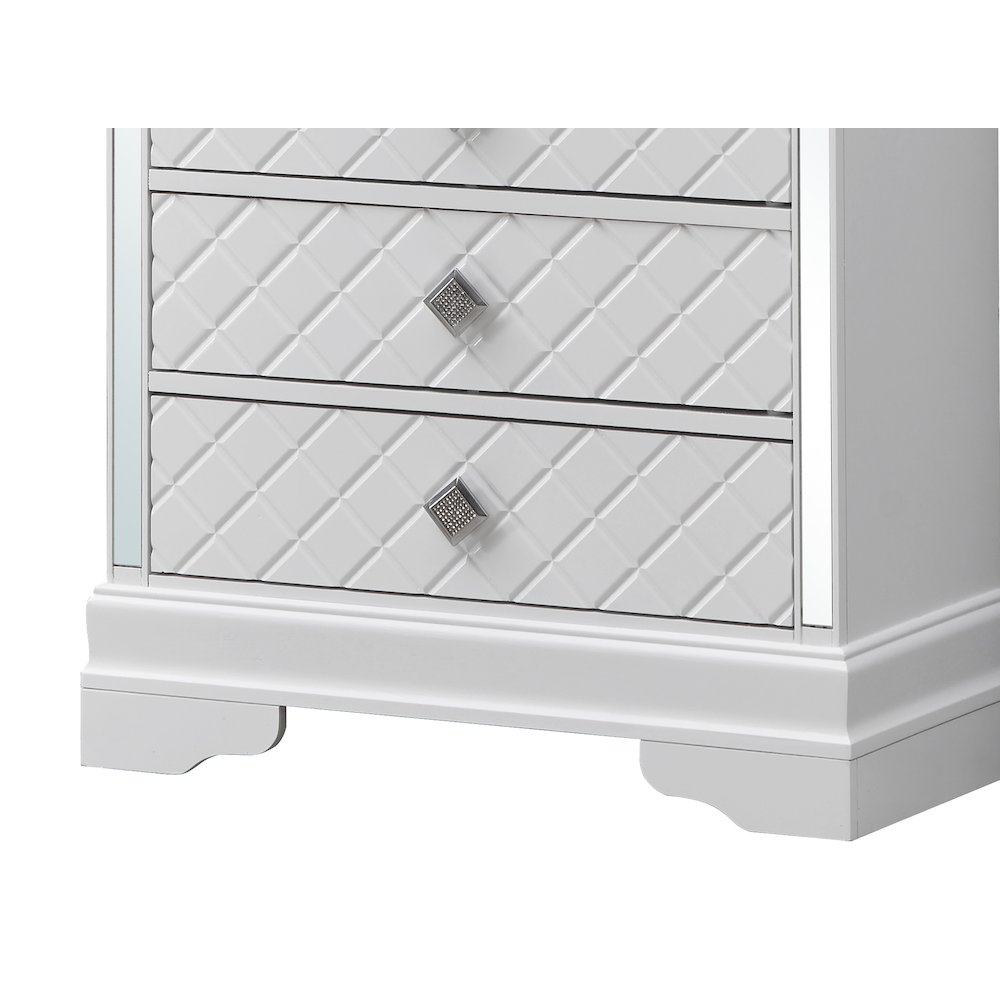 Glory Furniture Verona Chest in White Color. Picture 7