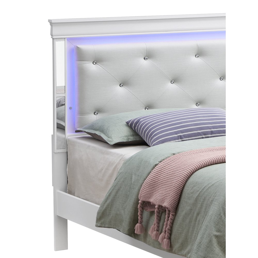 Glory Furniture Verona Queen Bed in White Color. Picture 2