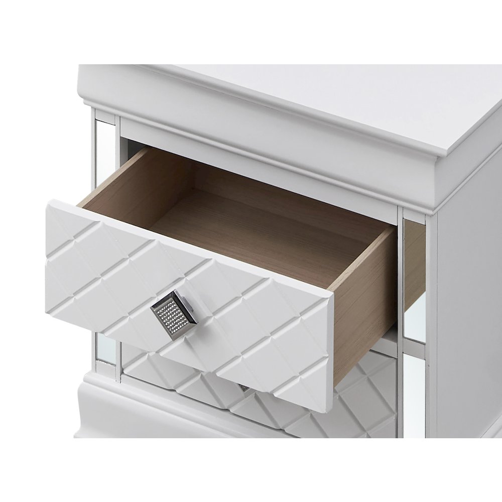 Glory Furniture Verona Nightstand in White Color. Picture 2