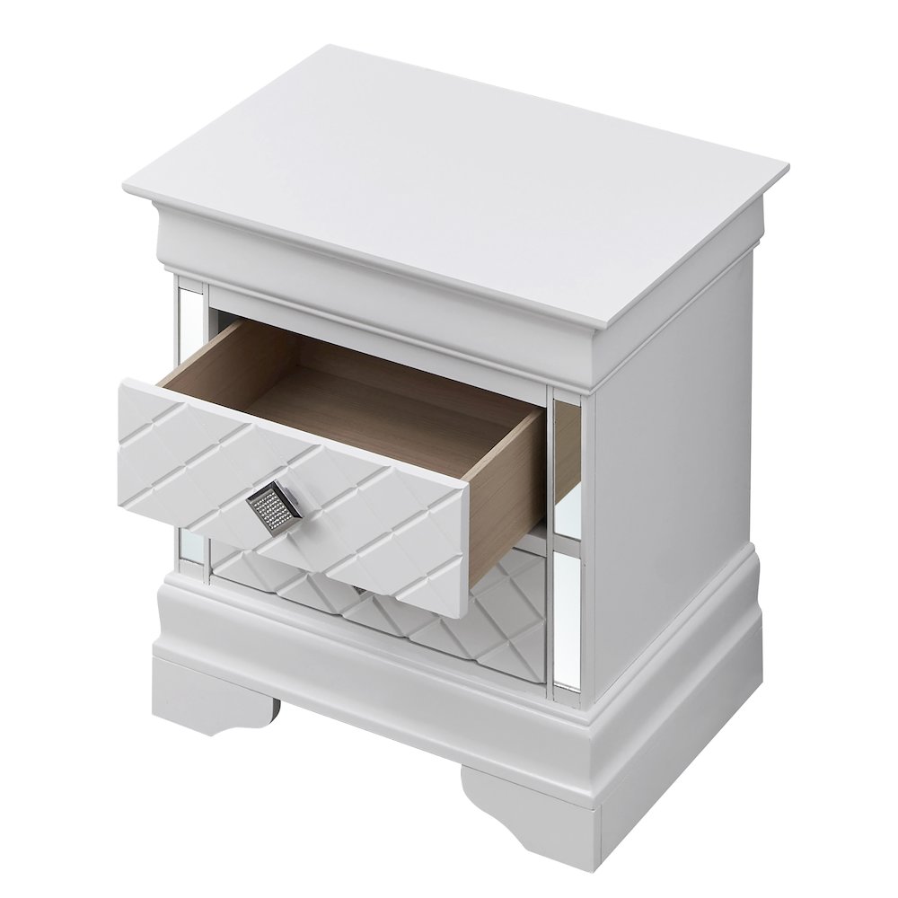 Glory Furniture Verona Nightstand in White Color. Picture 4