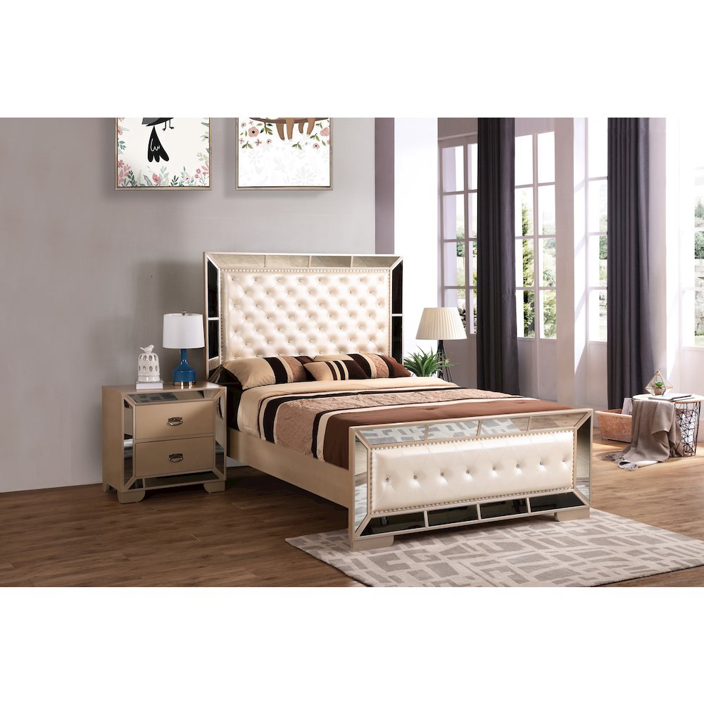 Glory Furniture Hollywood Hills Queen Bed in Pearl Color. Picture 2