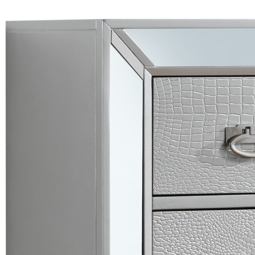 Glory Furniture Hollywood Hills Chest in Champagne Color. Picture 6